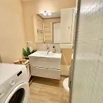 Center 4 Guests